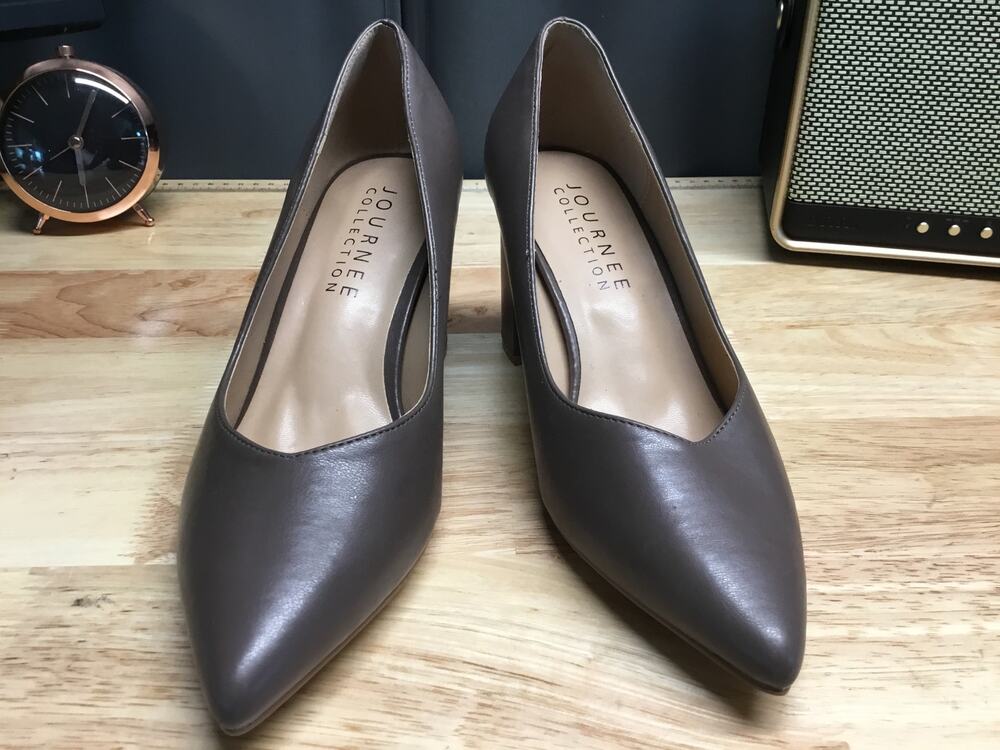 Journee Collection Simonne Pumps Women's 8 Gray Faux Leather Pointed Toe Heels